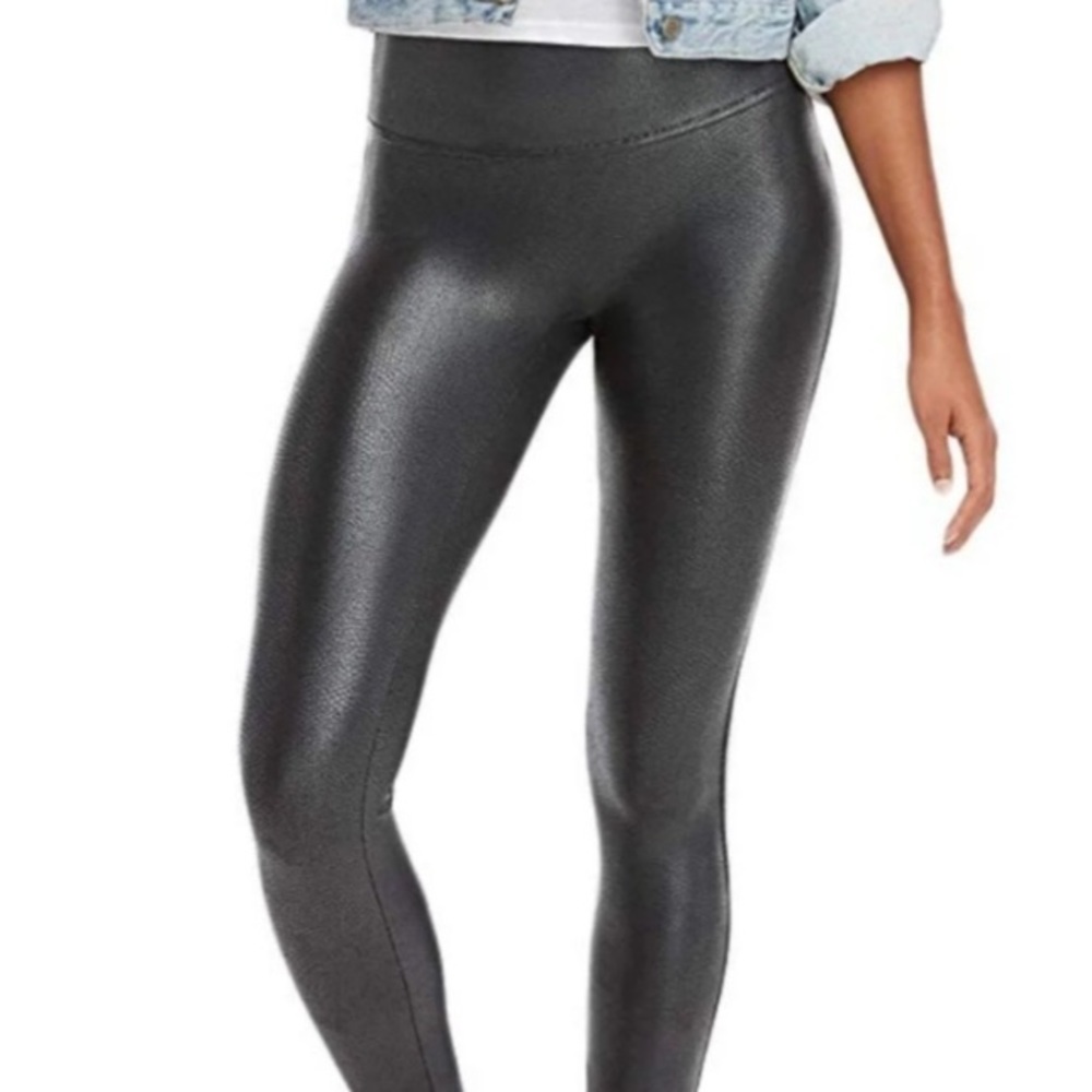 *SOLD* SPANX Faux Leather Pebbled Leggings
